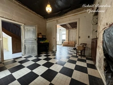 Belle Maison de Maître à restaurer au cœur de Mansigné 6 chambres, 200 m² habitables + dépendances
