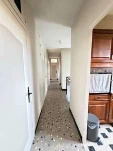 Maison 120 m2 sur sous-sol proche du centre ville sise sur une parcelle de 2200 m2 avec garage