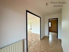 Maison sur sous-sol – 2 chambres – Environnement calme – 1000 m2 de Terrain clos