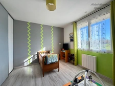 🏡 Maison familiale 5 chambres – Grand terrain clos – Sous-sol complet – Pontvallain