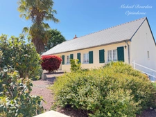 Maison familiale + dépendances – 230 m² – piscine – fort potentiel 