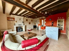 Maison familiale 4 chambres – 1 hectare de terrain – dépendances – Breil / Noyant-Villages