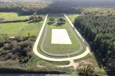 PRÉCIGNÉ (72) – DOMAINE ÉQUESTRE PROFESSIONNEL – ENVIRON 4,5 HECTARES