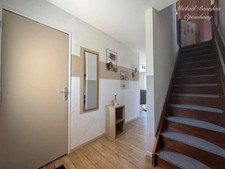 Maison familiale avec potentiel, au calme et proche de toutes commodités – 130 m² habitables + sous-sol complet – Terrain clos