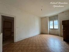 Belle Maison de Maître à restaurer au cœur de Mansigné 6 chambres, 200 m² habitables + dépendances