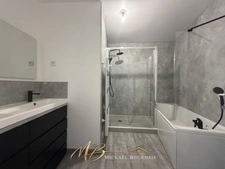 Appartement T4 entièrement rénové – 3 chambres – double accès – Le Lude centre