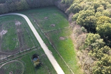 PRÉCIGNÉ (72) – DOMAINE ÉQUESTRE PROFESSIONNEL – ENVIRON 4,5 HECTARES