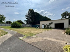 En exclusivité – Maison familiale 4 chambres + garage et dépendances, proche centre-ville du Lude
