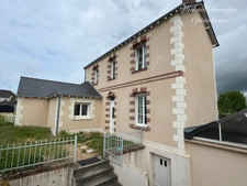 Maison rénovée avec dépendances louées – Bien rare à la vente sur Le Lude (72800)