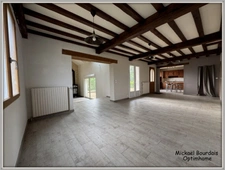 Pavillon sur sous-sol avec dépendances – Channay-sur-Lathan (37)
