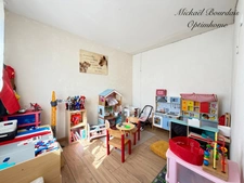 Maison familiale avec potentiel, au calme et proche de toutes commodités – 130 m² habitables + sous-sol complet – Terrain clos