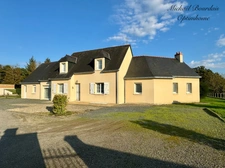 Maison contemporaine 10 pièces - 180 m² habitables - Terrain clos de 2800 m² - Baugé en Anjou
