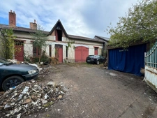 Belle Maison de Maître à restaurer au cœur de Mansigné 6 chambres, 200 m² habitables + dépendances