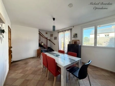 LE LUDE – MAISON 3 CHAMBRES AVEC GARAGE ET COUR FERMÉE