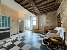 Belle Maison de Maître à restaurer au cœur de Mansigné 6 chambres, 200 m² habitables + dépendances