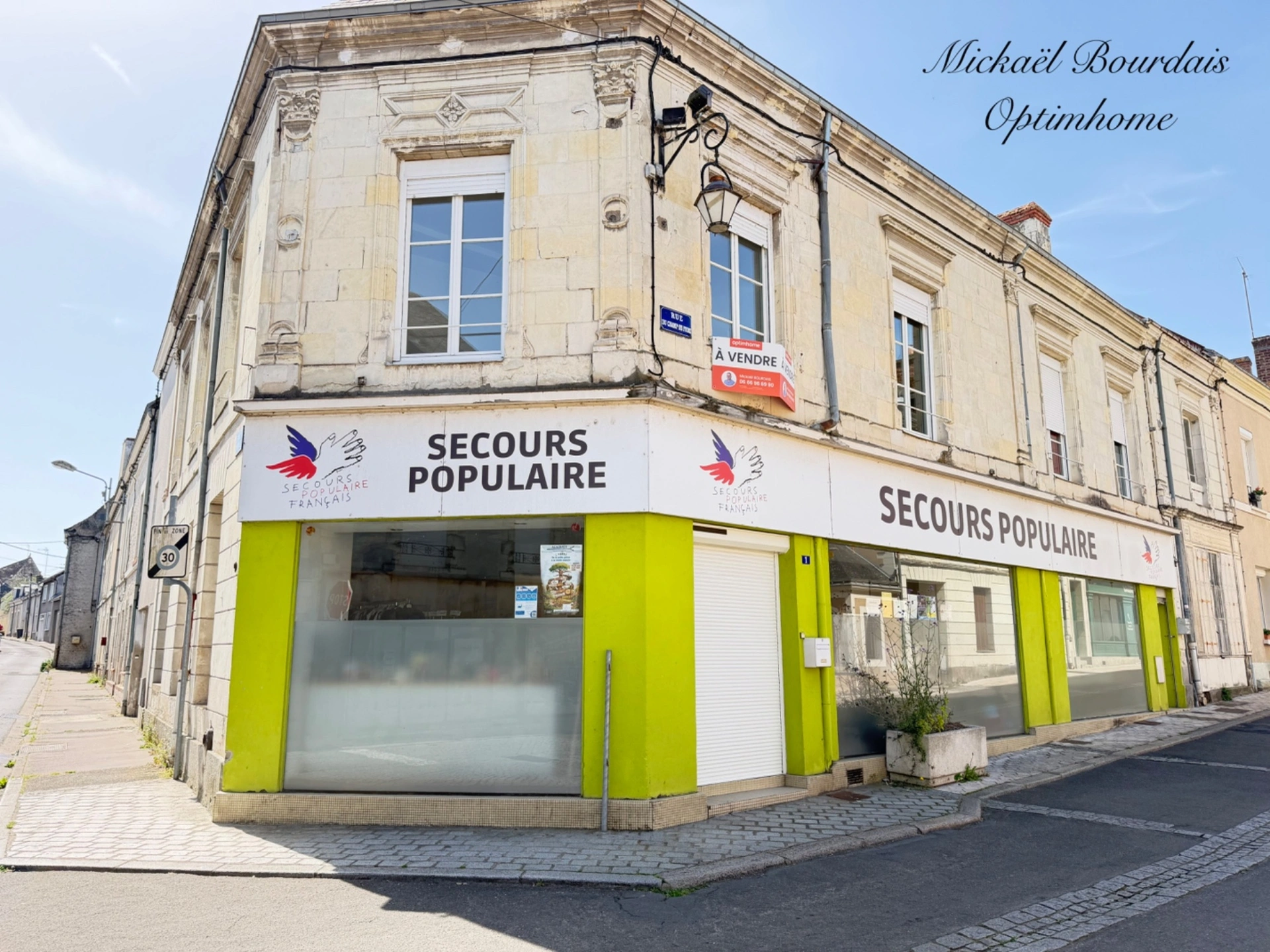 Immeuble 14 pièces 333 m² · à Le Lude · 333 m² · 139 750 €
