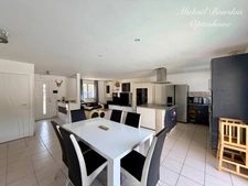 Maison familiale de plain-pied – 5 chambres – Environnement calme