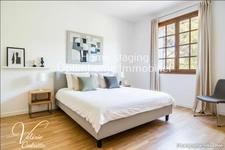 Villa traditionnelle plain-pied, proche village, piscine