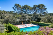Superbe Villa de 8 Pièces à Cotignac (83) – 182 m² habitables avec piscine, sur 2500 m² de terrain paysager