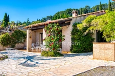 Cotignac – Villa provençale avec piscine, tennis et vue panoramique