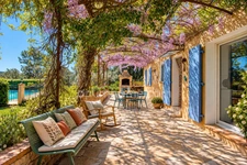 Grande propriété style provençal avec dépendances sur 1,6 ha