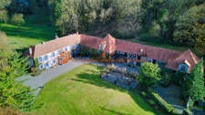 Propriété d’exception - Maison de maîtredu XVIIIᵉ siècle , dépendances et parc de 4 hectares dans les Pyrénées