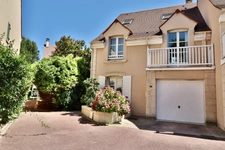 92 Rueil-Malmaison, quartier Buzenval- Maison contemporaine  de 165m2 dont 4 chambres, garage, jardin au cœur d'un Domaine Privilégié  