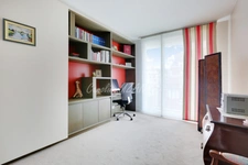 Paris 16e Sud - Élégance familiale avec balcon filant -174 m² rénovés - Étage élevé – 5/6 pièces