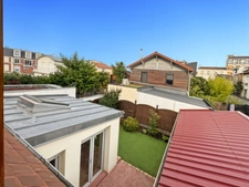  MAISON FAMILIALE CONTEMPORAINE avec jardin et annexes– COURBEVOIE 92 – QUARTIER PAVILLONNAIRE RECHERCHÉ Rue HOCHE 