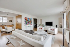 5-room apartment for sale in the 16th district of Paris (75)