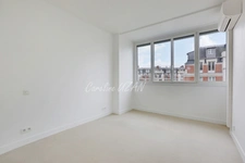 5-room apartment for sale in the 16th district of Paris (75)