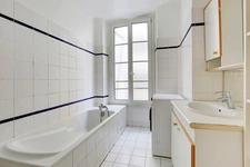 75017 Rue Tocqueville, charmant 3 pièces traversant de 50 m² – 2 chambres