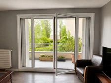 78 MONTIGNY-LE-BRETONNEUX – Le Pas du Lac area - 2-bedroom apartment of 74.45 m² with balcony, parking and garden view