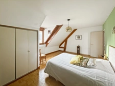  MAISON FAMILIALE CONTEMPORAINE avec jardin et annexes– COURBEVOIE 92 – QUARTIER PAVILLONNAIRE RECHERCHÉ Rue HOCHE 
