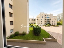 78 MONTIGNY-LE-BRETONNEUX – Le Pas du Lac area - 2-bedroom apartment of 74.45 m² with balcony, parking and garden view