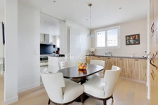 Paris 16e Sud - Élégance familiale avec balcon filant -174 m² rénovés - Étage élevé – 5/6 pièces