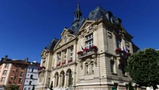 92150 Suresnes Centre - 3P de 62m2 avec loggia  situé au 3e étage d'un copropriété de standing intimiste