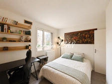 78 MONTIGNY-LE-BRETONNEUX – Le Pas du Lac area - 2-bedroom apartment of 74.45 m² with balcony, parking and garden view