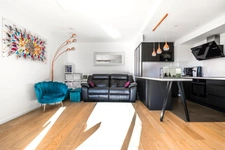 Bas de Puteaux 92800, elegant 3-room apartment of 69.00 m² in a recent luxury residence - open view