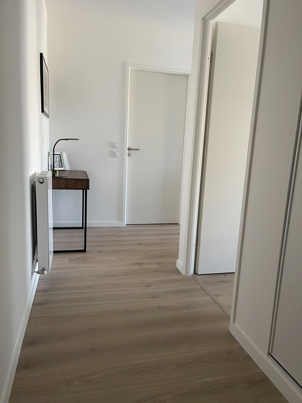 CLICHY 92 quartier des Bateliers, location meublée d'un appartement 2 pièces avec terrasse