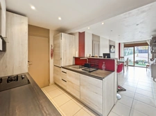  MAISON FAMILIALE CONTEMPORAINE avec jardin et annexes– COURBEVOIE 92 – QUARTIER PAVILLONNAIRE RECHERCHÉ Rue HOCHE 