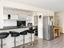 78 MONTIGNY-LE-BRETONNEUX – Le Pas du Lac area - 2-bedroom apartment of 74.45 m² with balcony, parking and garden view