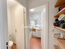 78 MONTIGNY-LE-BRETONNEUX – Le Pas du Lac area - 2-bedroom apartment of 74.45 m² with balcony, parking and garden view
