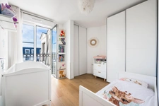 Bas de Puteaux 92800, elegant 3-room apartment of 69.00 m² in a recent luxury residence - open view