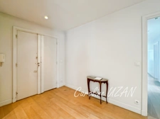 Paris 16e Sud - Élégance familiale avec balcon filant -174 m² rénovés - Étage élevé – 5/6 pièces