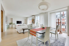 Paris 16e Sud - Élégance familiale avec balcon filant -174 m² rénovés - Étage élevé – 5/6 pièces