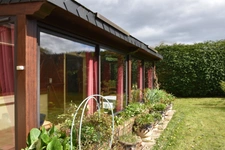 Maison Radenac, 2 chambres plus potentiel sur grand jardin paysagé