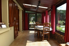Maison Radenac, 2 chambres plus potentiel sur grand jardin paysagé