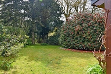 Maison Radenac, 2 chambres plus potentiel sur grand jardin paysagé