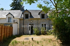 Maison en pierres, 2 chambres avec jardin